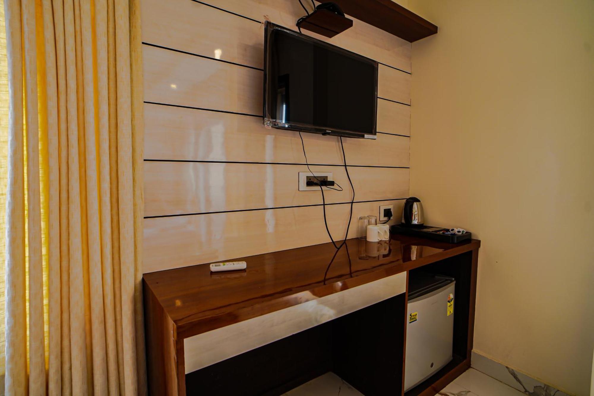 Prasant On Beach Resort !! Lift - Wifi -Restaurant-Parking Facilities-Newly Decorated Room !! Mandarmani Exteriör bild