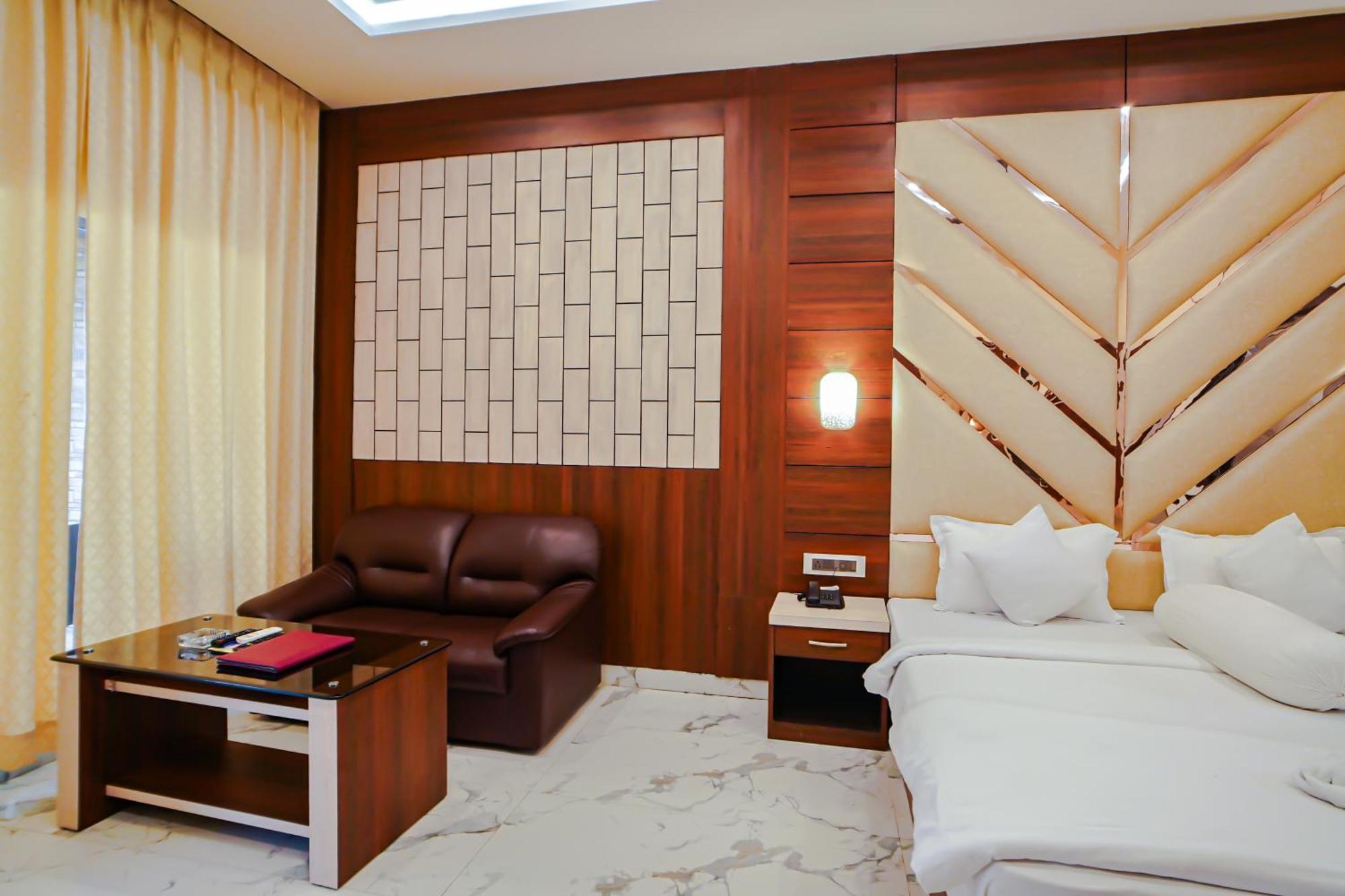 Prasant On Beach Resort !! Lift - Wifi -Restaurant-Parking Facilities-Newly Decorated Room !! Mandarmani Exteriör bild