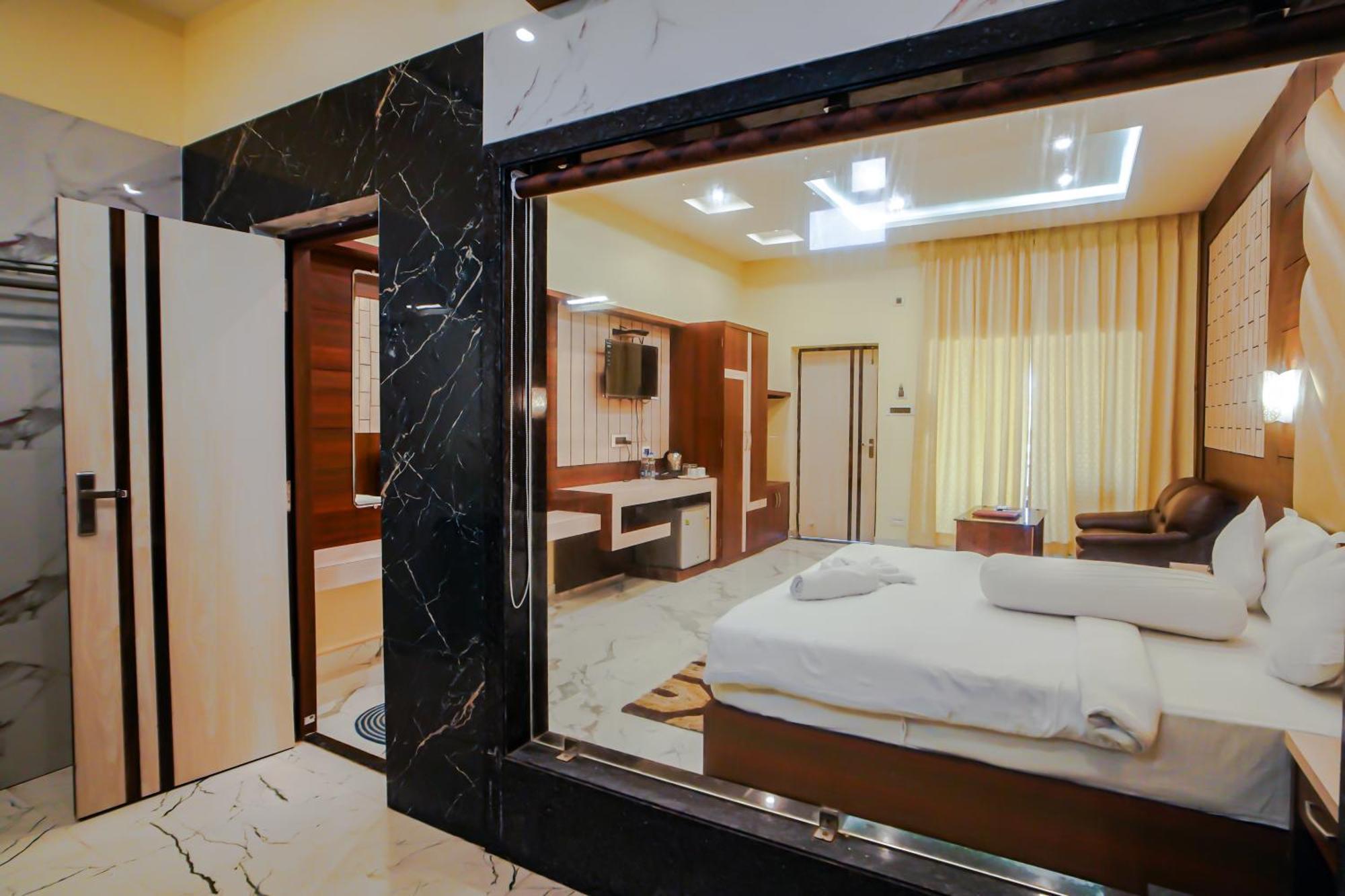 Prasant On Beach Resort !! Lift - Wifi -Restaurant-Parking Facilities-Newly Decorated Room !! Mandarmani Exteriör bild