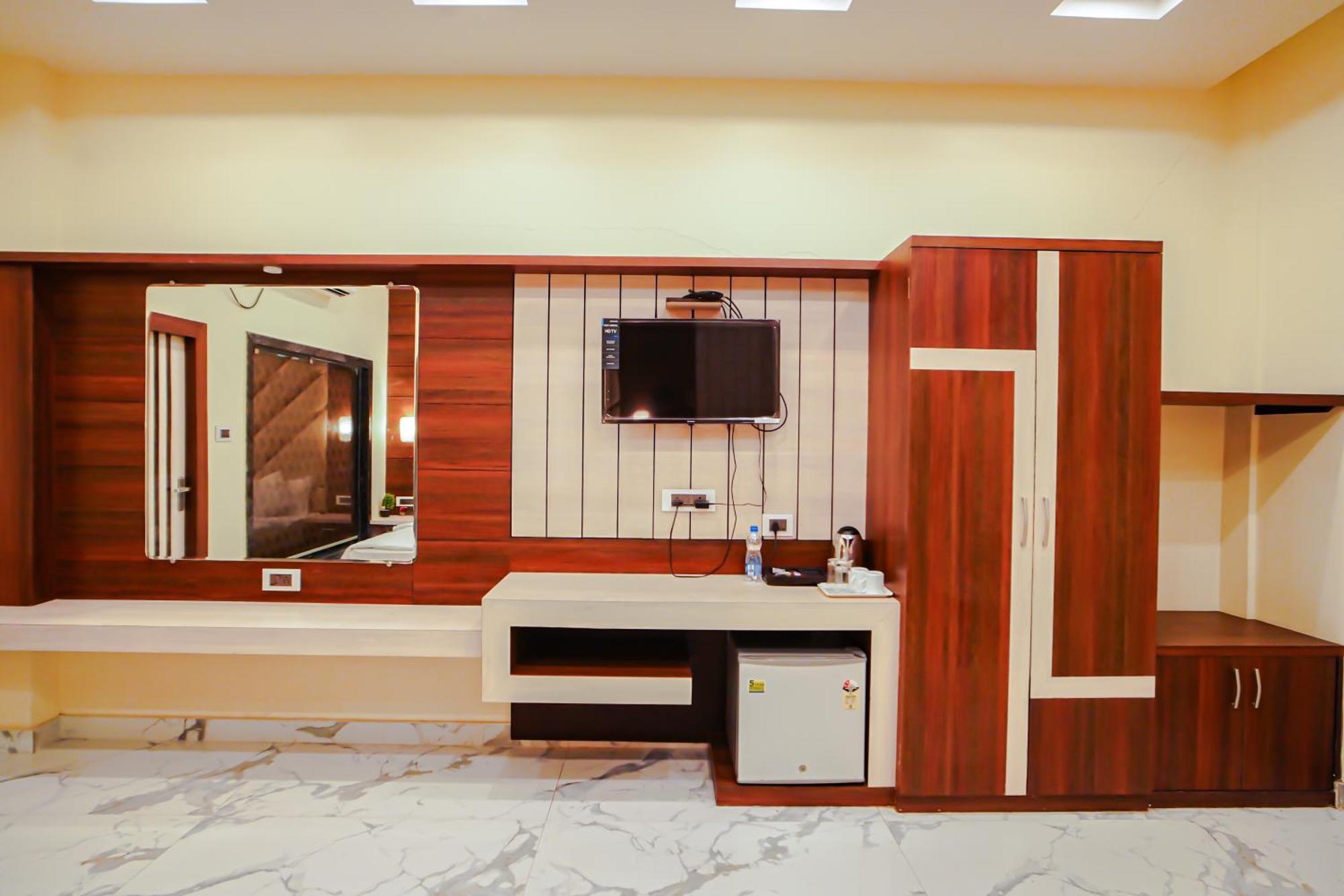 Prasant On Beach Resort !! Lift - Wifi -Restaurant-Parking Facilities-Newly Decorated Room !! Mandarmani Exteriör bild