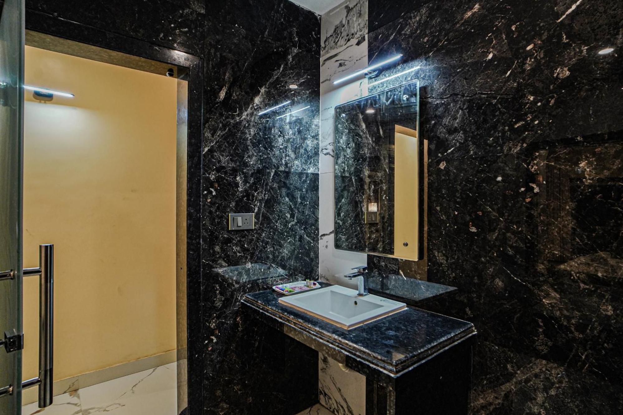 Prasant On Beach Resort !! Lift - Wifi -Restaurant-Parking Facilities-Newly Decorated Room !! Mandarmani Exteriör bild