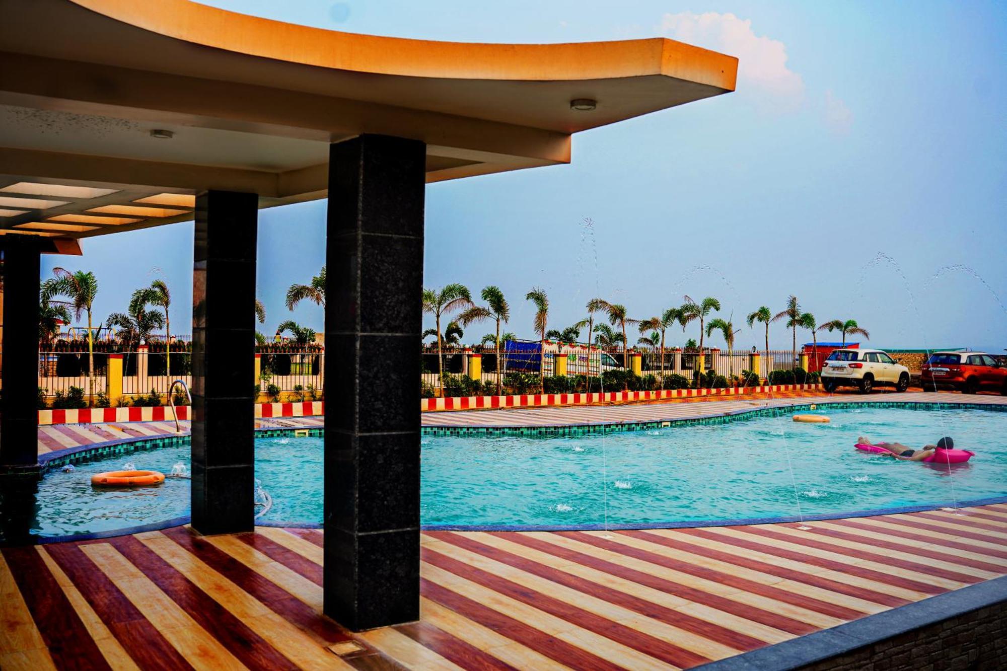Prasant On Beach Resort !! Lift - Wifi -Restaurant-Parking Facilities-Newly Decorated Room !! Mandarmani Exteriör bild