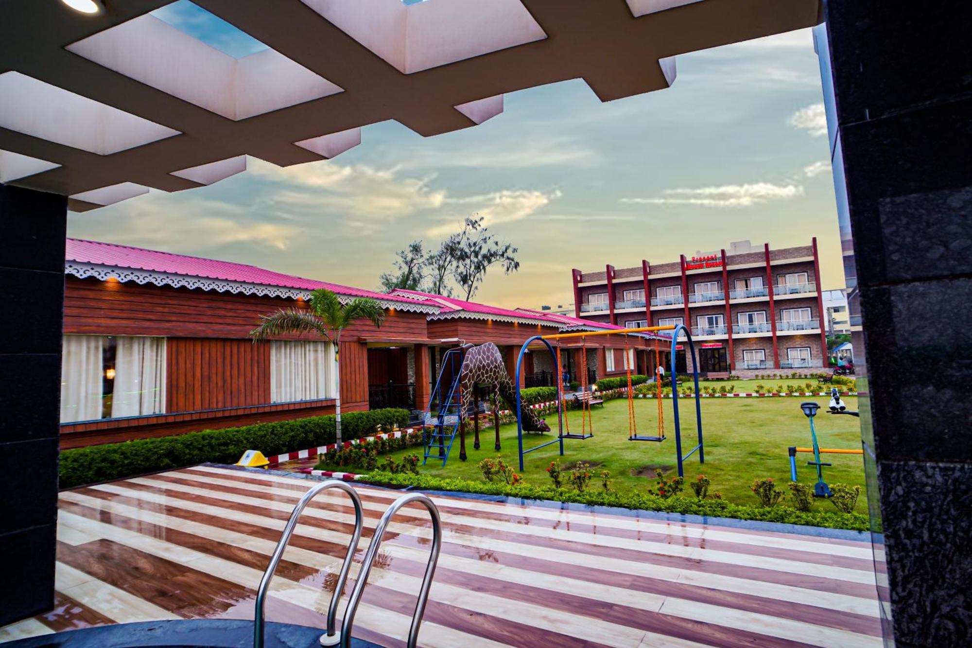 Prasant On Beach Resort !! Lift - Wifi -Restaurant-Parking Facilities-Newly Decorated Room !! Mandarmani Exteriör bild