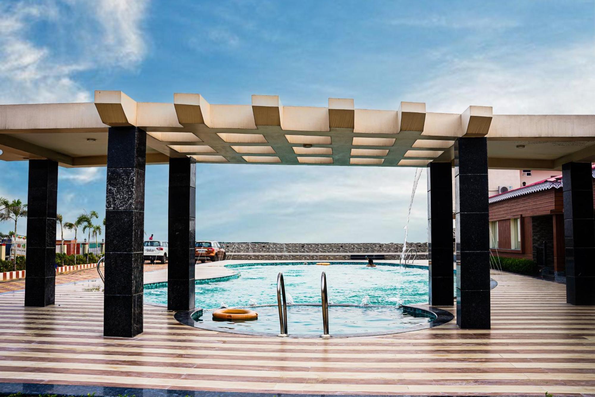 Prasant On Beach Resort !! Lift - Wifi -Restaurant-Parking Facilities-Newly Decorated Room !! Mandarmani Exteriör bild