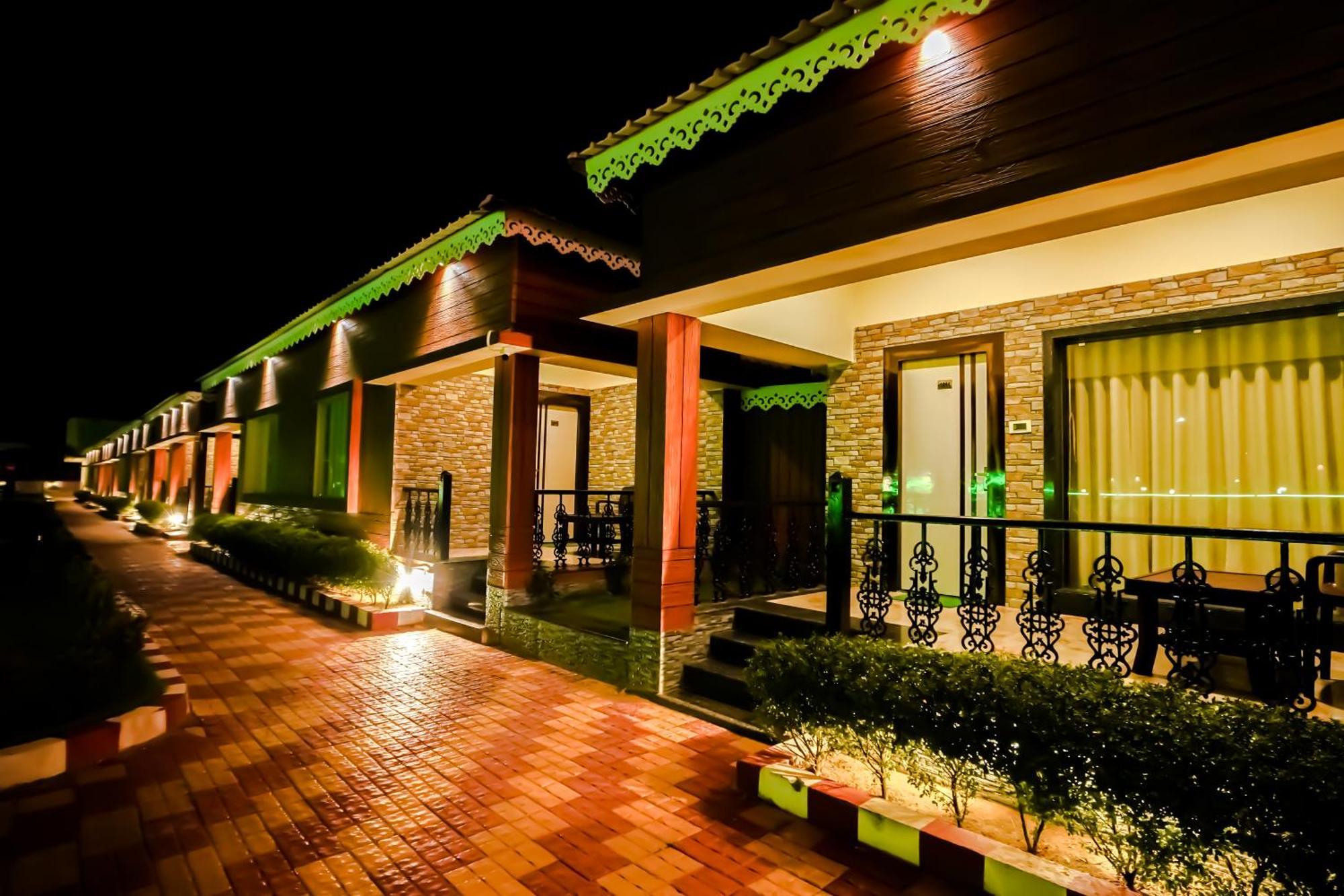 Prasant On Beach Resort !! Lift - Wifi -Restaurant-Parking Facilities-Newly Decorated Room !! Mandarmani Exteriör bild