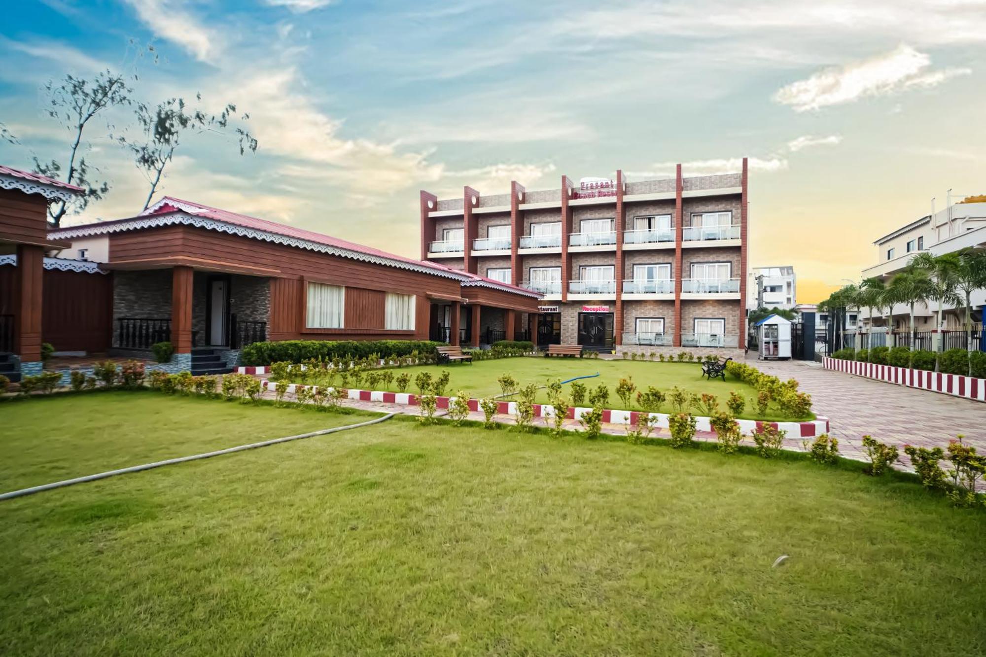 Prasant On Beach Resort !! Lift - Wifi -Restaurant-Parking Facilities-Newly Decorated Room !! Mandarmani Exteriör bild