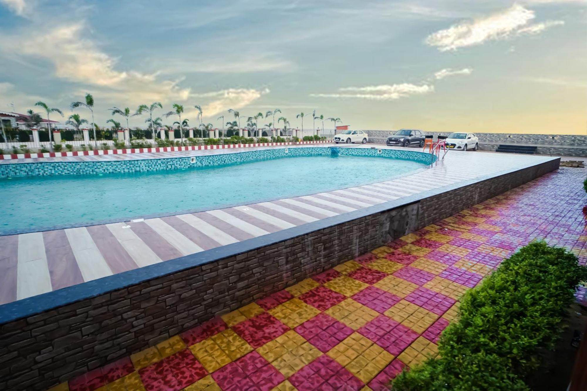 Prasant On Beach Resort !! Lift - Wifi -Restaurant-Parking Facilities-Newly Decorated Room !! Mandarmani Exteriör bild